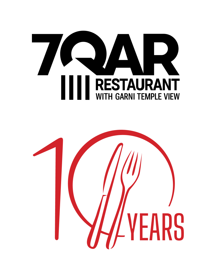 7QAR - Restaurant with Garni Temple view